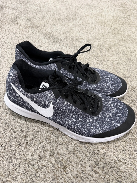 Nike Other - Nike Black & White Speckled Knit Trainer